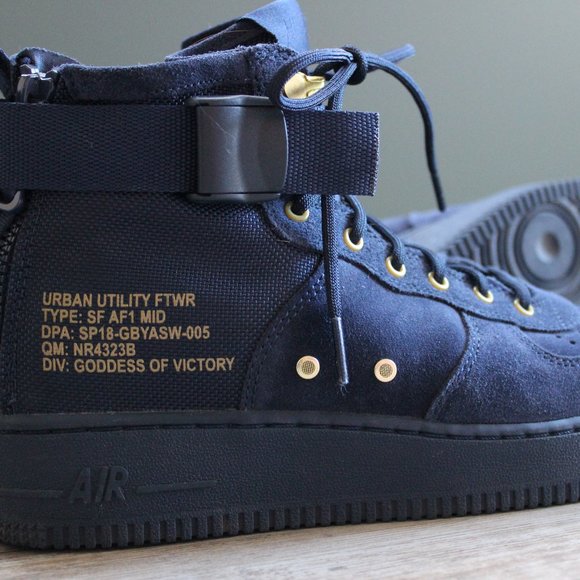 Air force one Urban Utility footwear size (7Y) - Picture 3 of 3